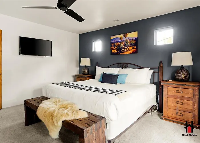 Sonoran Desert Getaway With Cowboy Tub