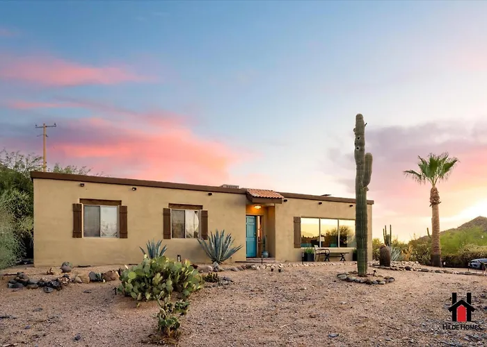 Sonoran Desert Getaway With Cowboy Tub *